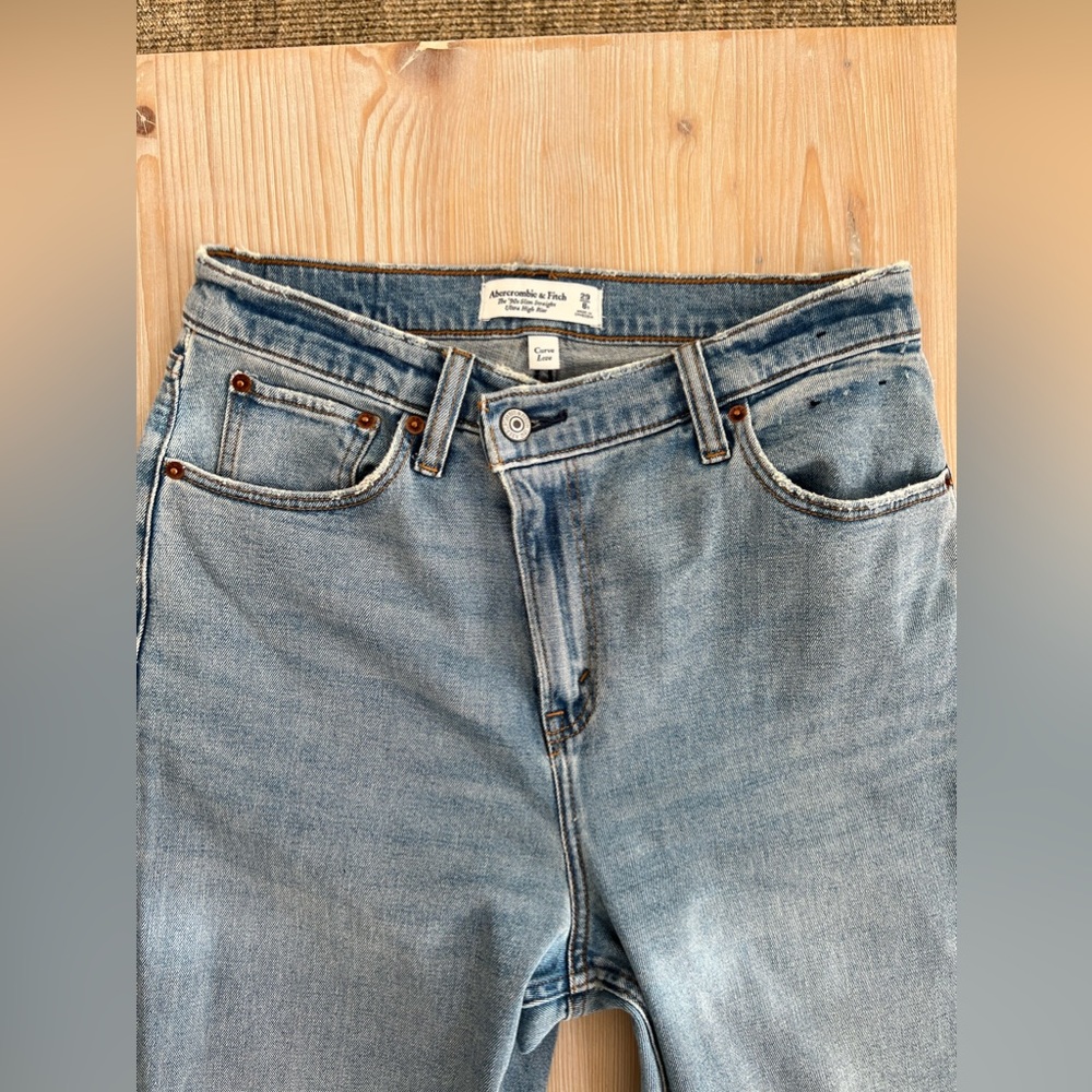 Abercrombie & Fitch Light Blue High Rise Women Jeans - Picture 6 of 9